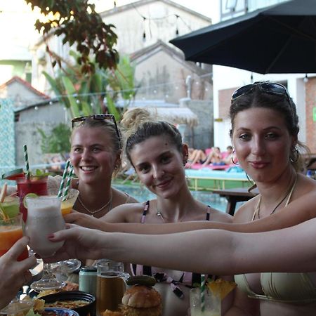 Mad Monkey Hoi An Hostel Екстериор снимка