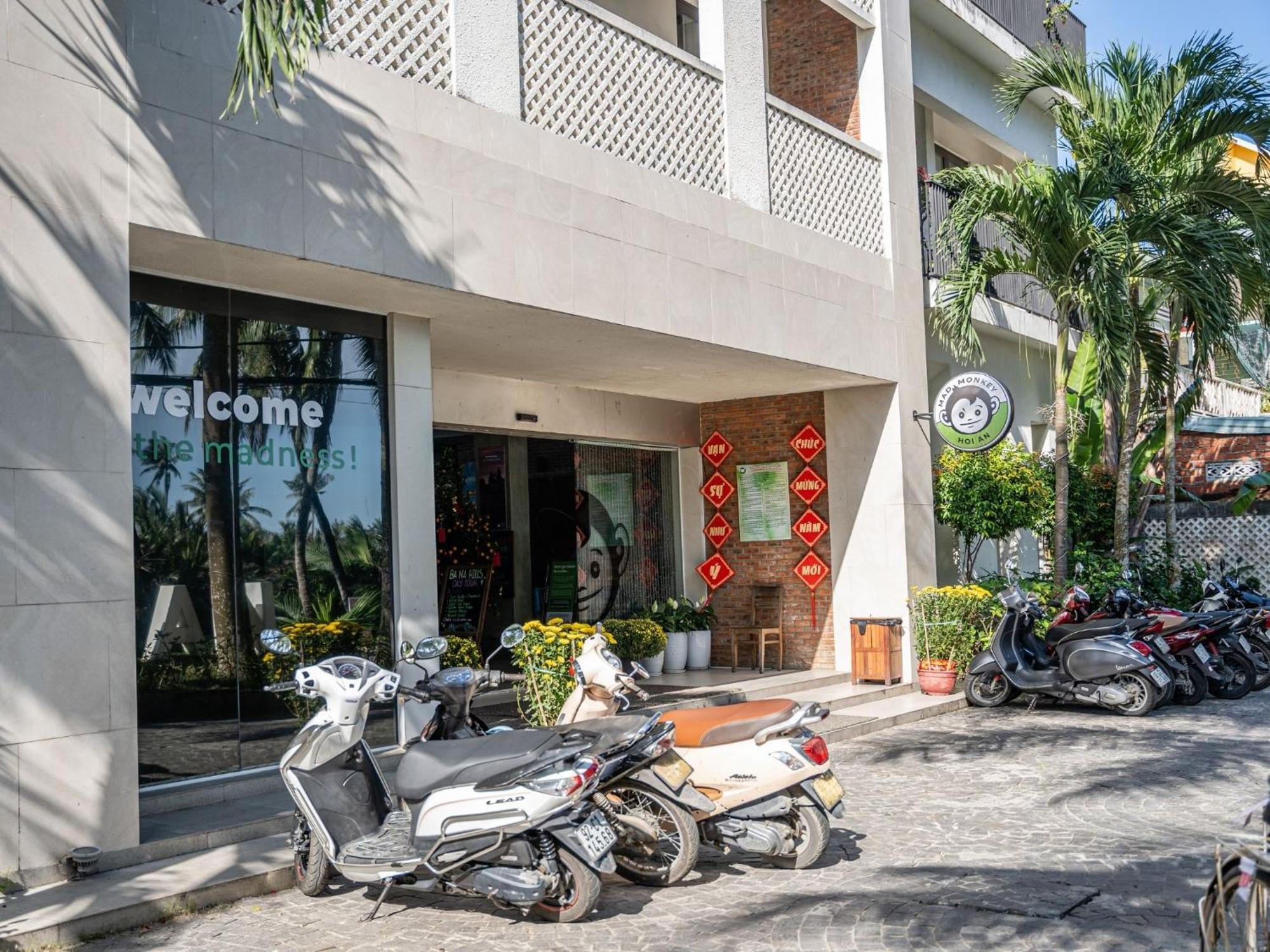 Mad Monkey Hoi An Hostel Екстериор снимка